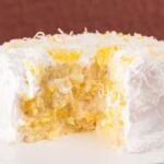 Bolo de Aniversário Abacaxi com Leite Ninho